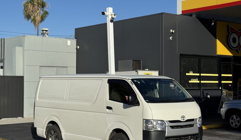 2017 Toyota Hiace full